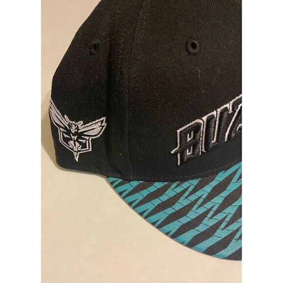 NEW ERA Charlotte Hornets NBA BUZZ CITY SnapBack Hat - Picture 7 of 8